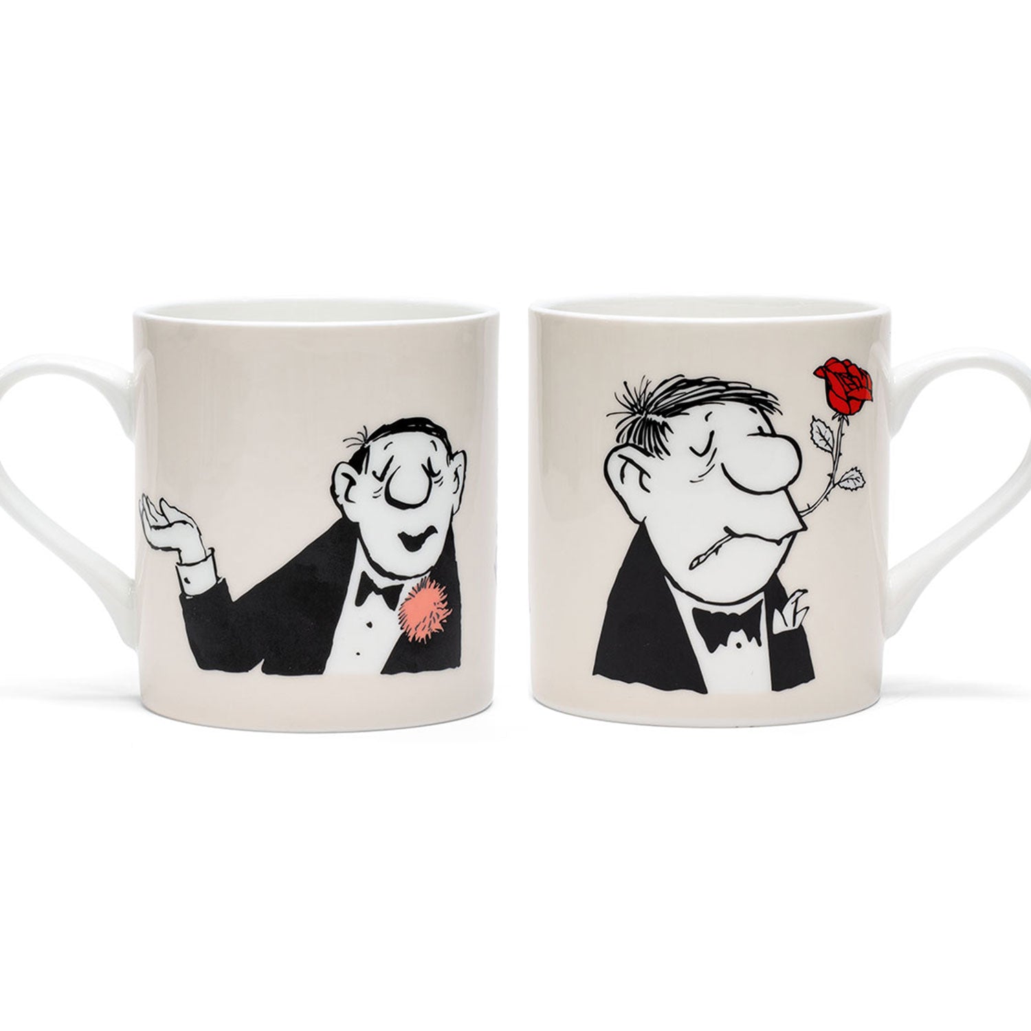 Die beiden Loriot-Becher aus Bone-China-Porzellan, „Rosenkavalier“ und „Conférencier“, zeigen Künstlerillustrationen: Eine zeigt einen Mann im Smoking, der mit einer rosa Blume die Achseln zuckt, die andere, inspiriert von Vicco von Bülow, zeigt ihn zufrieden mit einer roten Rose im Mund.