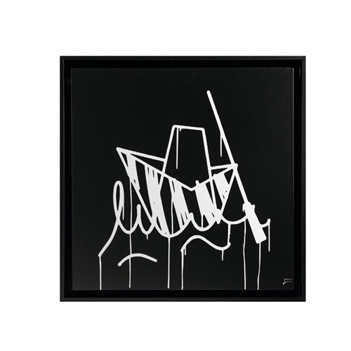 Abstrakte weiße Graffiti-Linien, die an einen Hut, Tropfen und eckige Formen erinnern, schweben auf tiefem Schwarz in einem schwarzen Rahmen – der Ulmer Schachtel Designspiegel bringt kräftige Graffiti-Kunst und urbanes Flair in Ihren Raum.
