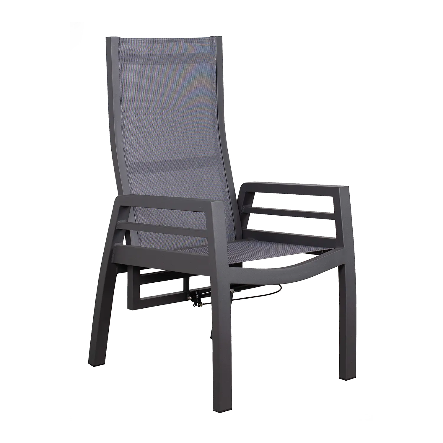 Das klappbare Gartenstuhl-Ess-Relaxsessel-Set Merida 2er verfügt über hohe Rückenlehnen, schwarze Metallrahmen und Netzsitze, die nach links geneigt vor einem weißen Hintergrund angeordnet sind – perfekte Terrassenmöbel für stilvollen Komfort im Freien.