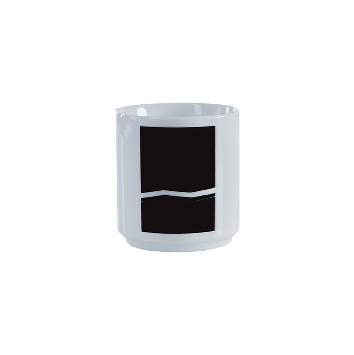 Das Becherset Ulmer Wahrzeichen von Donaukind Keramiktassen besticht durch sein schlichtes Design mit einem schwarzen Rechteck und einer weißen Wellenlinie, die an ein Ulmer Wahrzeichen erinnert. Dieser minimalistische Look harmoniert perfekt mit dem schlichten weißen Hintergrund.