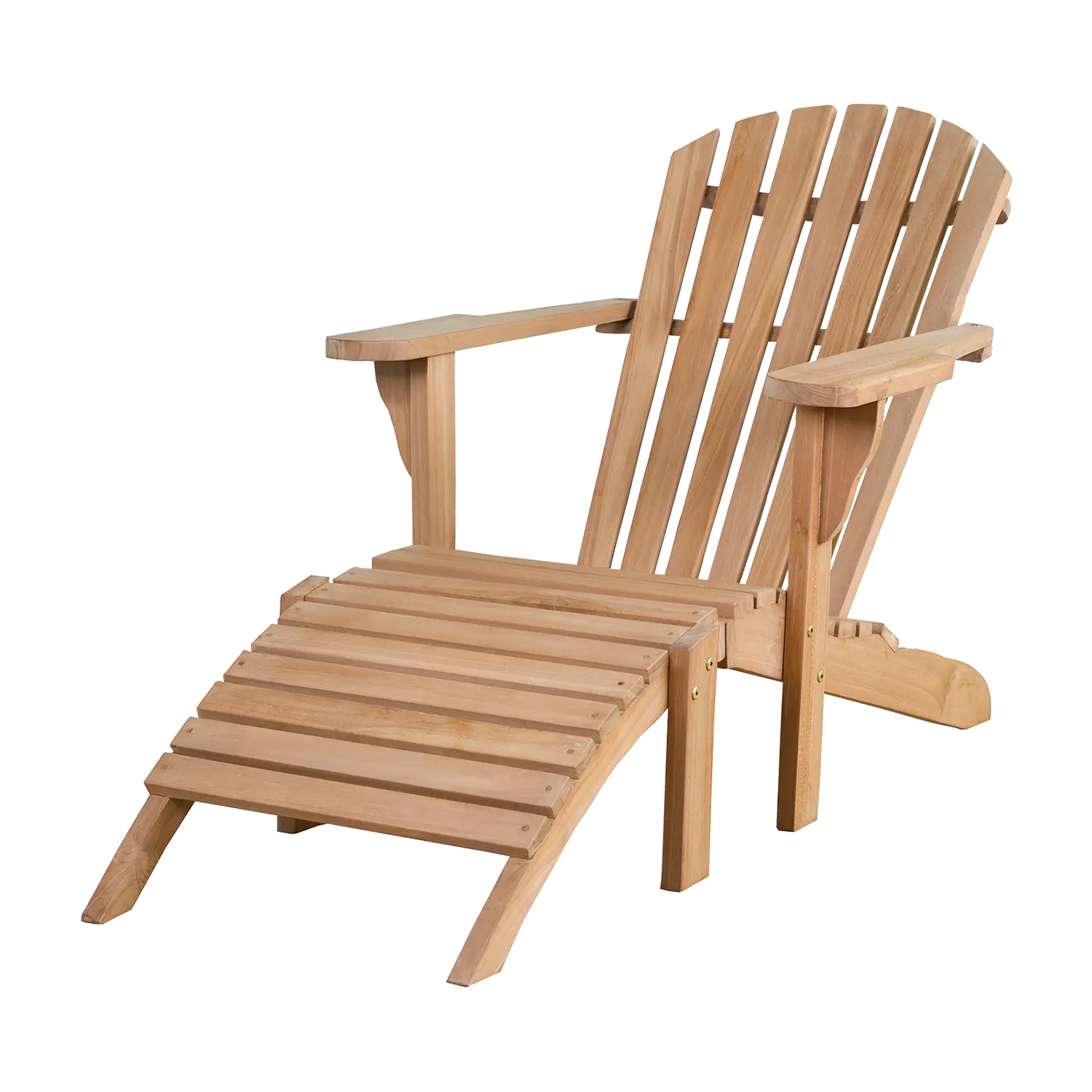 Die Gartenliege aus Teak ist ein Adirondack-Stuhl aus Holz mit passender Lattenfußstütze, gefertigt aus hellem Teak-Holz, perfekt als elegantes Outdoor-Möbelstück und isoliert auf weißem Hintergrund dargestellt.