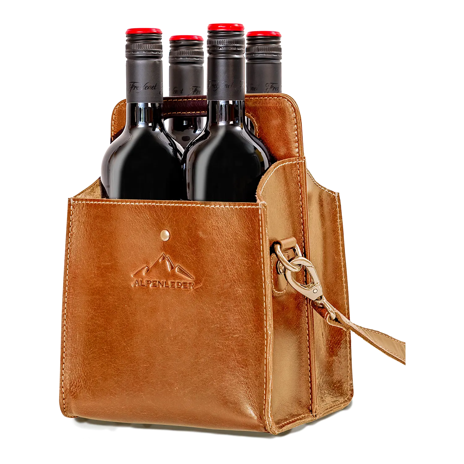 Die hellbraune Getränketasche WEINVIERER - Harness bietet eleganten Platz für vier Rotweinflaschen. Sie verfügt über einen Tragegriff, einen seitlichen Reißverschluss und einen Metallverschluss vorne. Auf der Vordertasche ist der Schriftzug „Alpenleder“ schön eingeprägt.