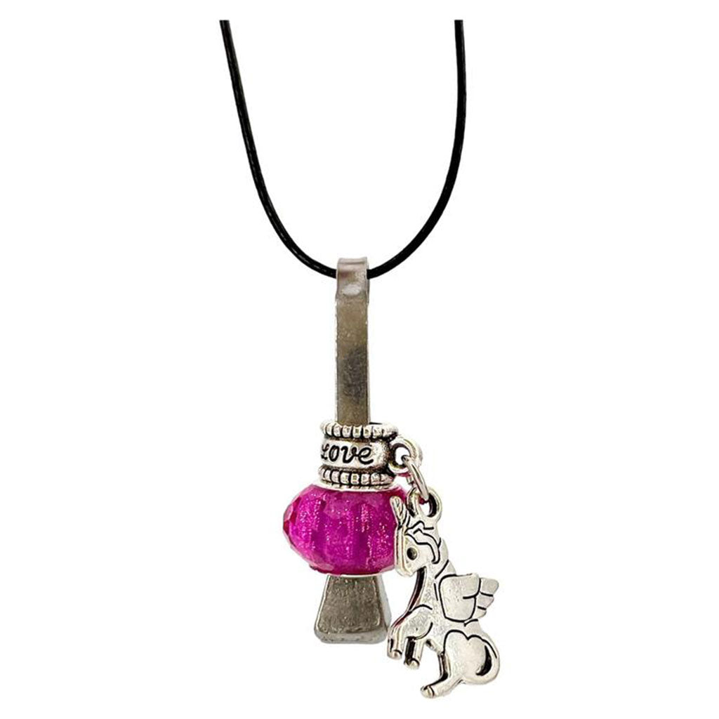 Hufnagel Schmuck mit rosa Perle und Einhorn-Anhänger: Handgefertigte Halskette mit schwarzem Band, love-Talisman-Tag, rosafarbenem Pilz und silbernem Einhorn. Verleiht jedem Look eine verspielte, bedeutungsvolle Note.