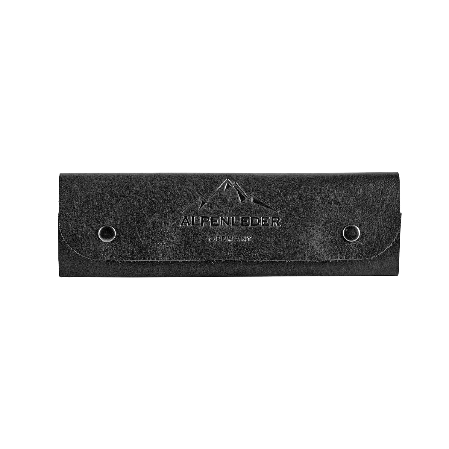 Die Stiftemappe LISSI ist ein elegantes schwarzes Vollleder-Stifteetui mit Klappverschluss, zwei Metallnieten und einer eleganten „ALPENLEDER GERMANY“-Prägung mit Berglogo. Perfekt für die Organisation Ihrer Schreibgeräte.