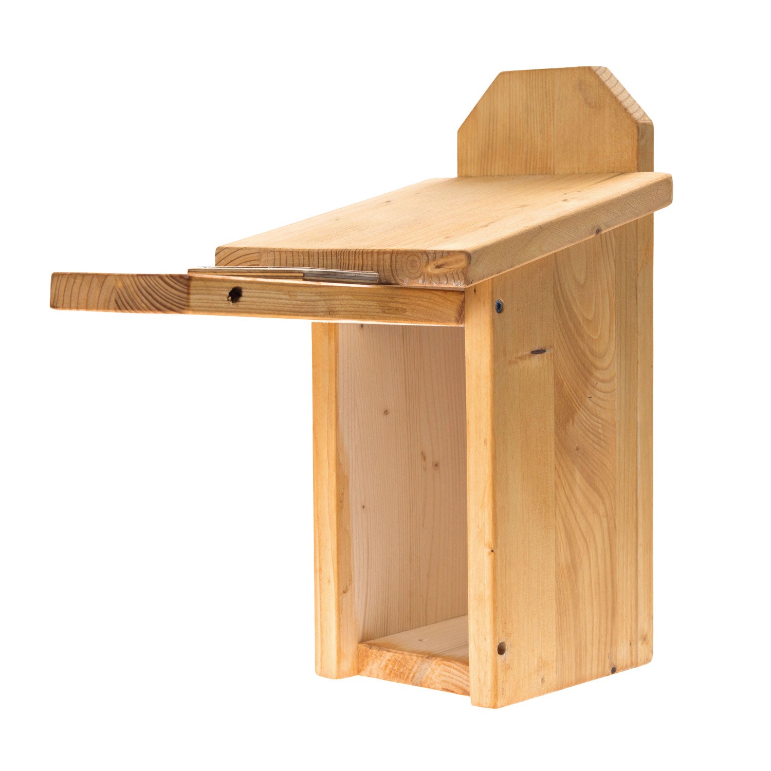 Das Vogelhaus mit Ortsname Neu-Ulm ist ein Fledermauskasten mit schrägem Dach und offenem Seiteneingang aus hellem Holz. Es verbindet schlichte Funktionalität mit modernem Design und bietet Fledermäusen einen eleganten, effektiven Schutzraum und eignet sich ideal für die nahtlose Installation im Außenbereich.