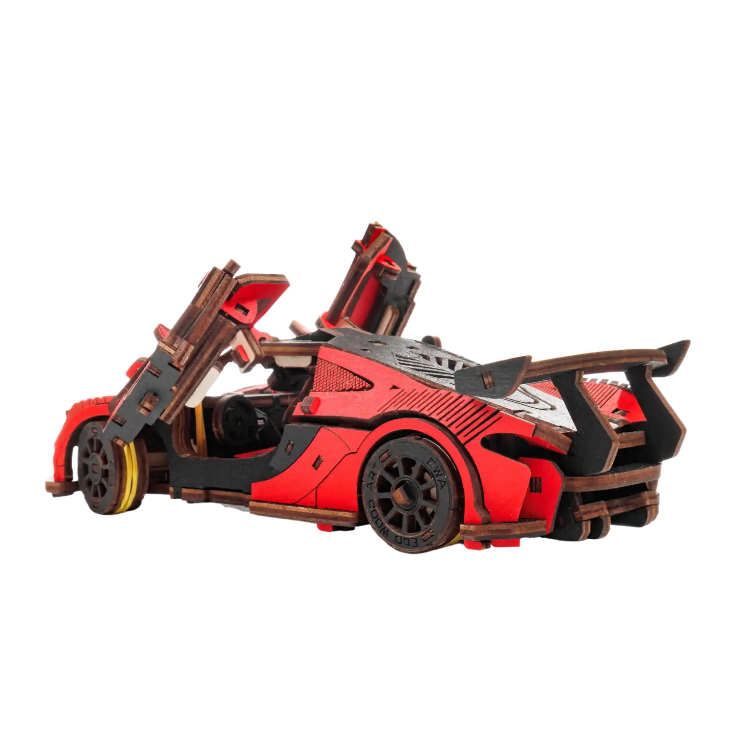 Ein rot-schwarzes 3D-Holzpuzzle-Rennwagenmodell mit aufwendigen Details, einem Spoiler und goldbesetzten Rädern, hat zu öffnende Türen und einen Kofferraum, die sein fortschrittliches Design und seine Handwerkskunst zur Schau stellen.