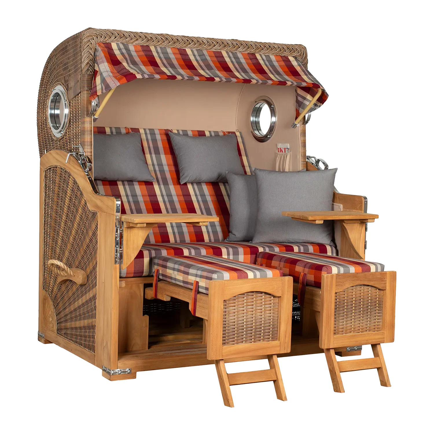 Der Strandkorb 2,5-Sitzer rot-grau kariert präsentiert sich im PE-Geflecht-Design mit rot-grau-beige gestreiftem Baldachin und Kissen. Fußstützen, ausklappbare Ablageflächen und runde Seitenfenster verleihen ihm zusätzliche Eleganz.